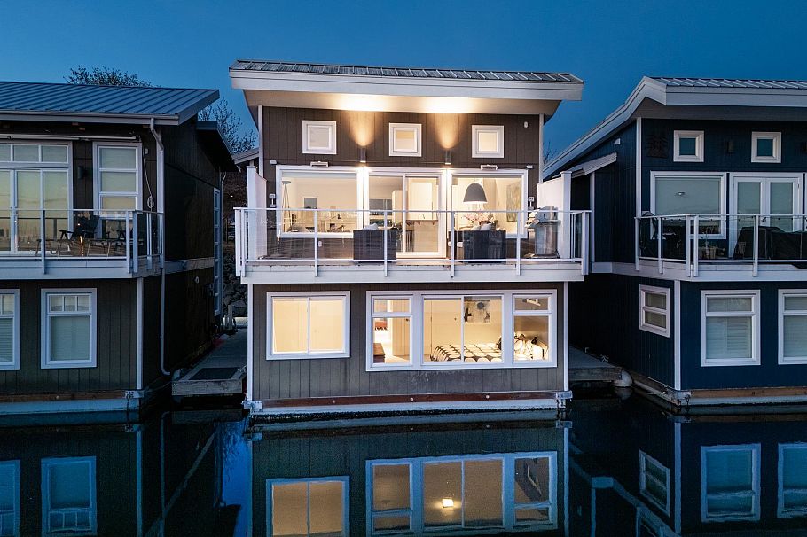 FRSL17 415 W Esplanade Avenue North Vancouver, BC - 3