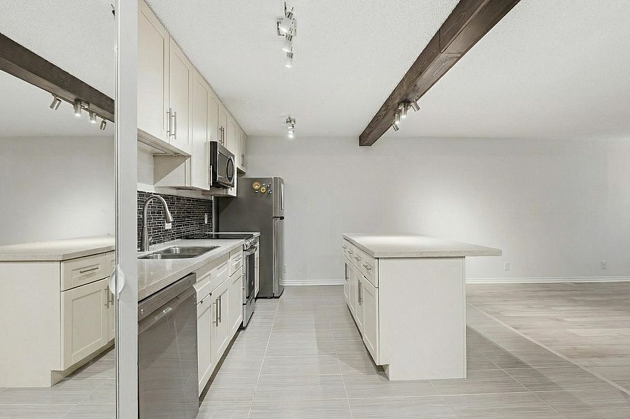 218 2012 FULLERTON AVENUE, North Vancouver BC V7P 3E3 North Vancouver, BC - 4