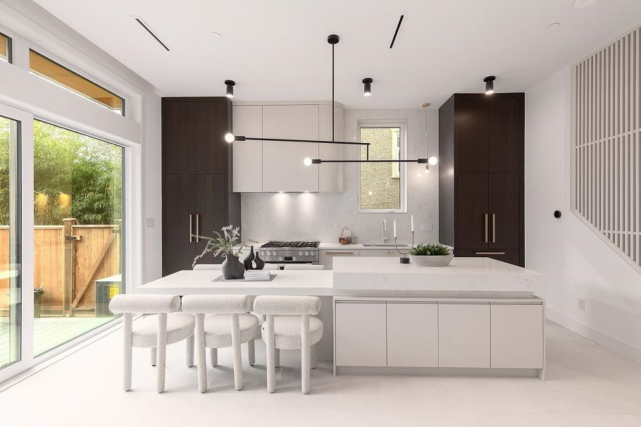 2 3617 W 12th Avenue Vancouver, BC - 5