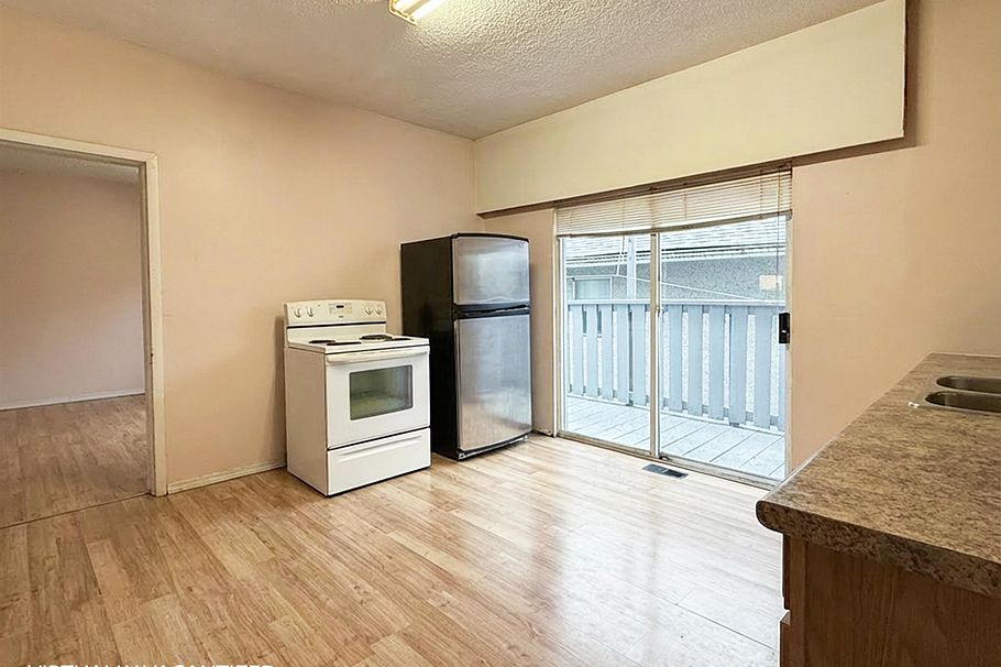 2354 E 33rd Avenue Vancouver, BC - 10