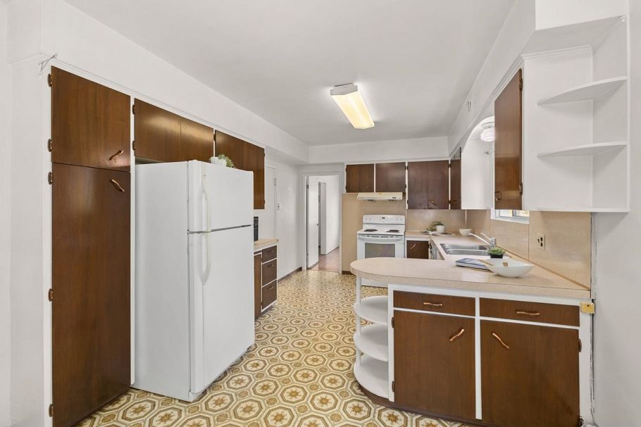 2880 Oxford Street Vancouver, BC - 11