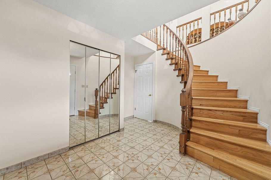 2693 E Georgia Street Vancouver, BC - 3