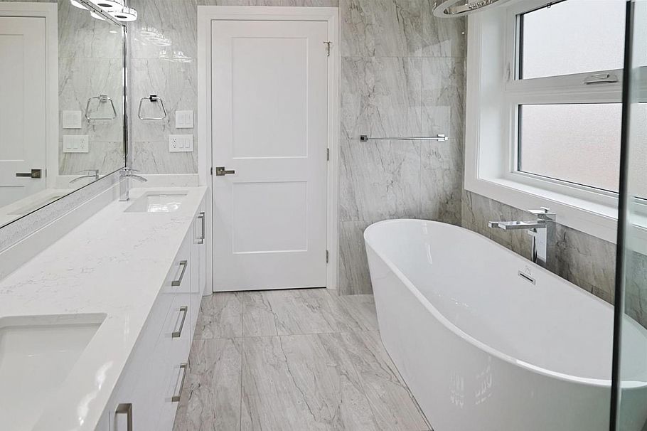 2984 Kitchener Street Vancouver, BC - 10