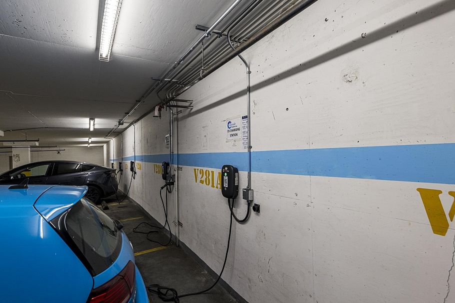 303 185 Victory Ship Way North Vancouver, BC - 27