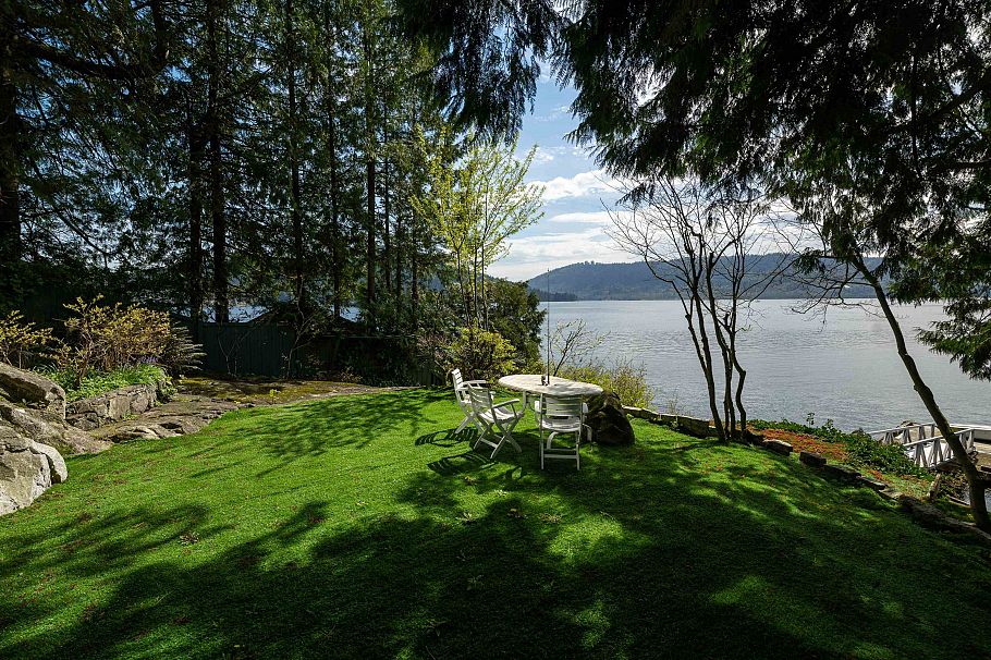 4515 Stonehaven Avenue North Vancouver, BC - 37