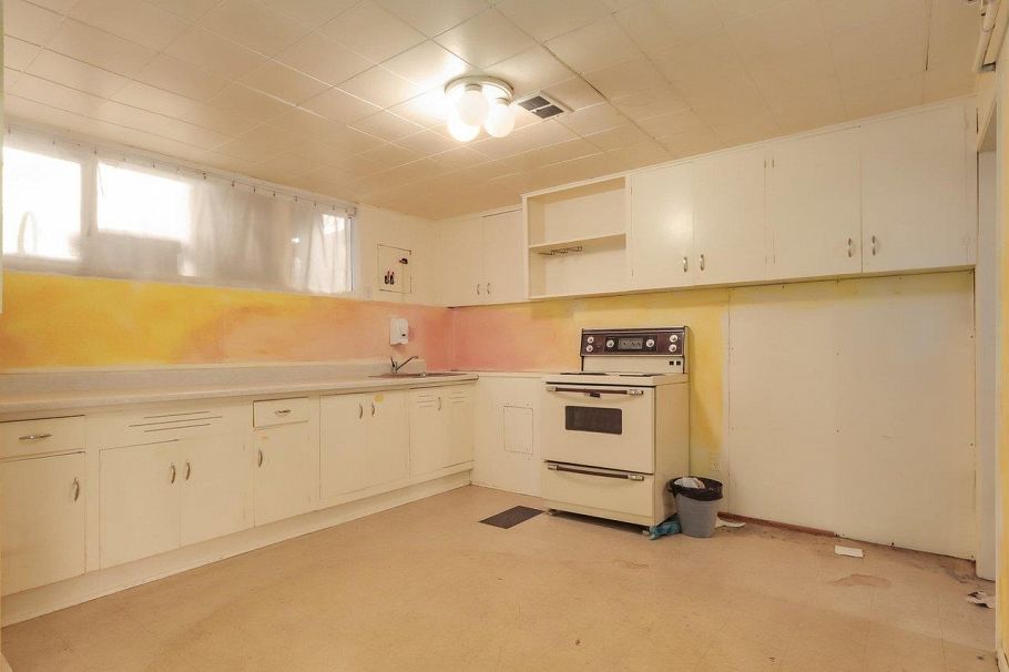 2701 St. Christophers Road North Vancouver, BC - 26