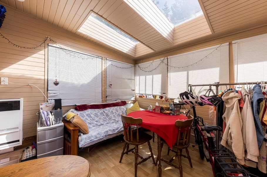 2094 Viewlynn Drive North Vancouver, BC - 38