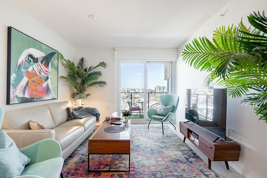 1119 180 E 2nd Avenue Vancouver, BC - 1