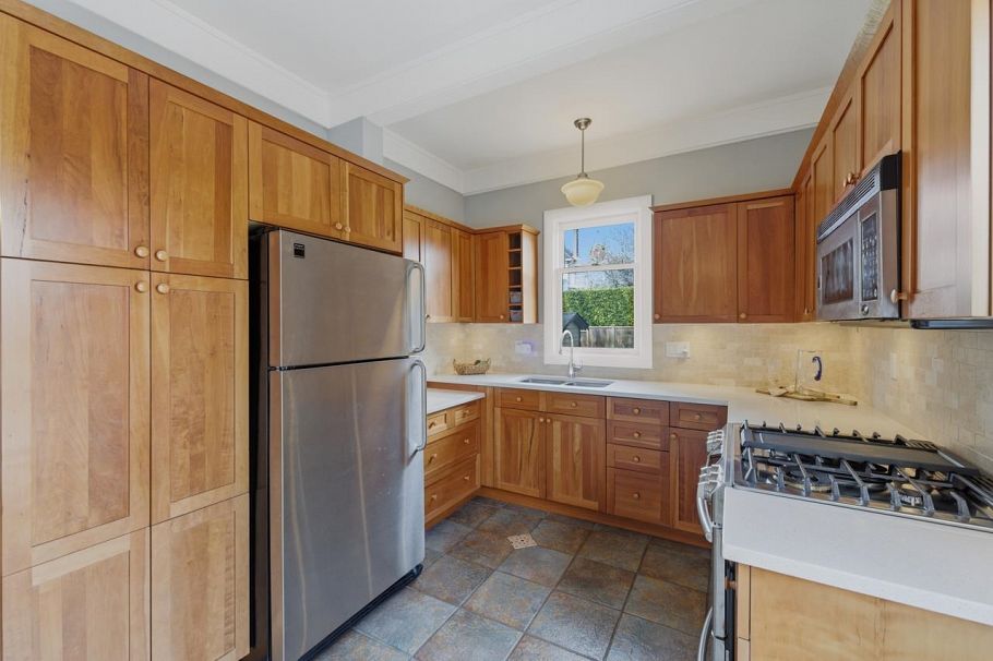 424 E Keith Road North Vancouver, BC - 13