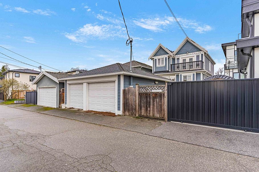 66 E 57th Avenue Vancouver, BC - 37