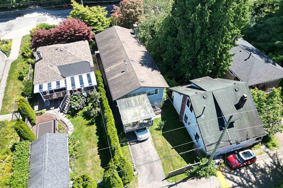 1949 Mahon Avenue North Vancouver, BC - 24