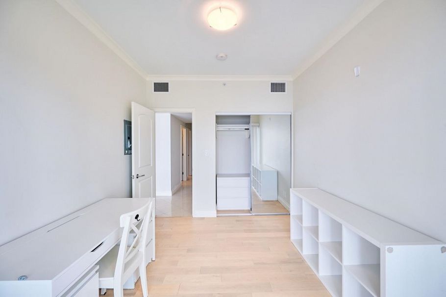 401 199 Victory Ship Way North Vancouver, BC - 16