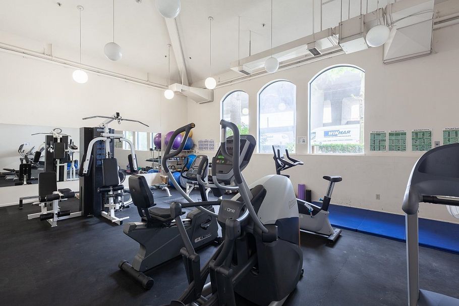 219 525 Wheelhouse Square Vancouver, BC - 3