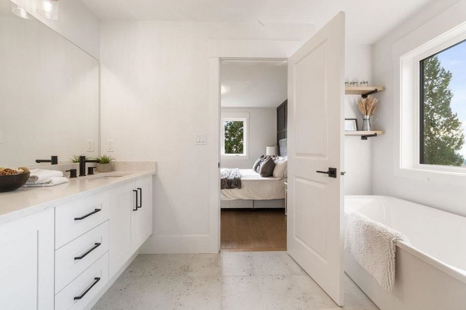 338 W 24th Street North Vancouver, BC - 23