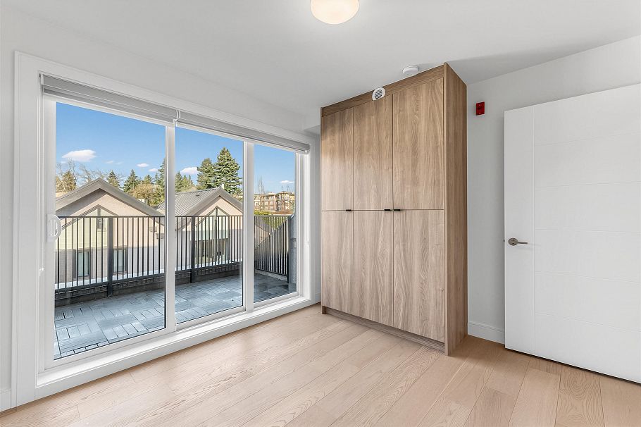 7357 Oak Street Vancouver, BC - 10