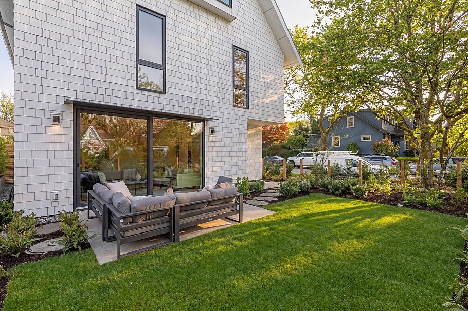 1 2830 Musqueamview Street Vancouver, BC - 31