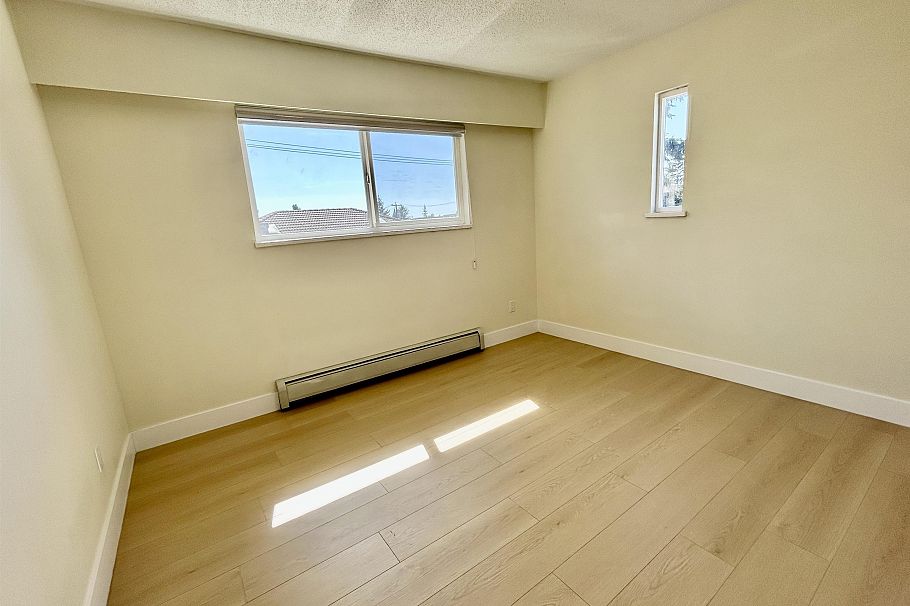 1544 W 68th Avenue Vancouver, BC - 31