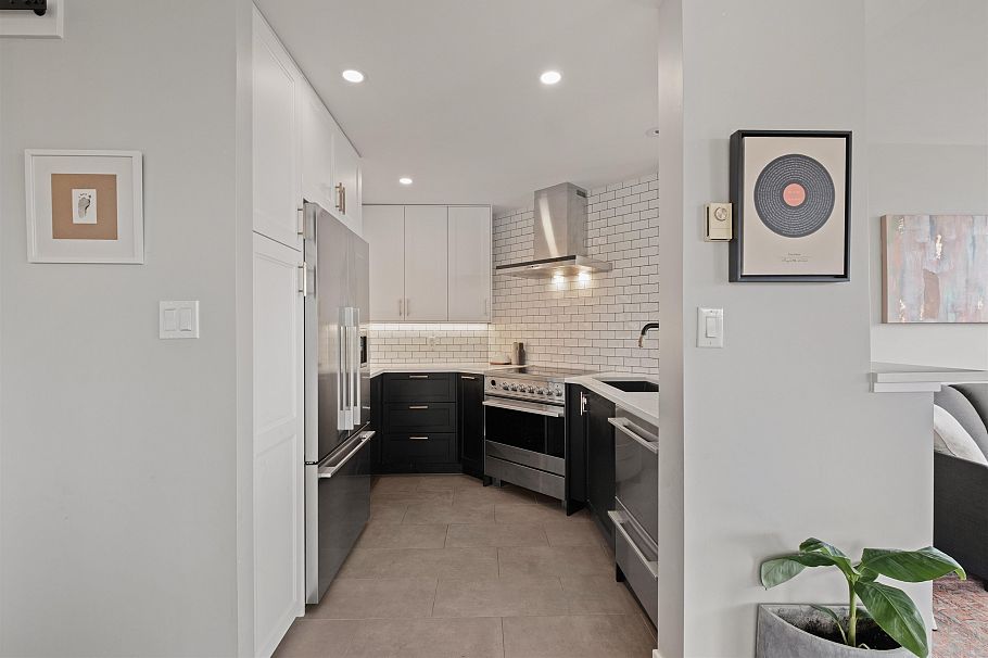 303 408 Lonsdale Avenue North Vancouver, BC - 20