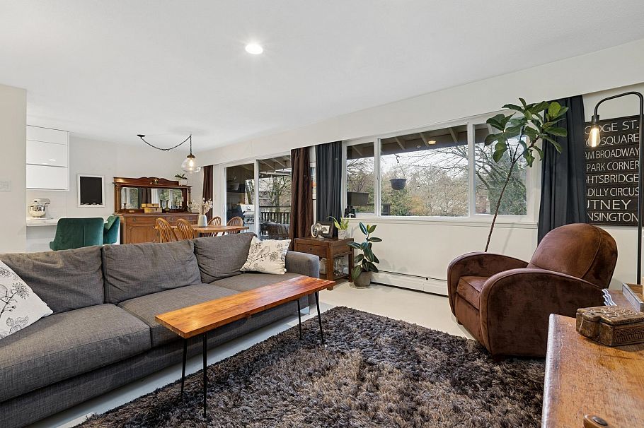 402 555 W 28th Street North Vancouver, BC - 1