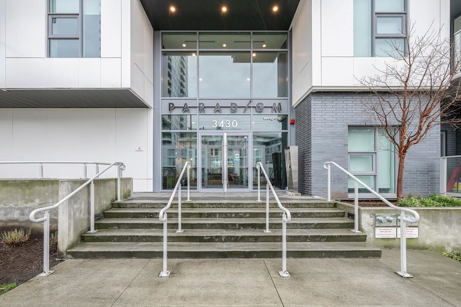 1507 3430 E Kent Avenue South Avenue Vancouver, BC - 2