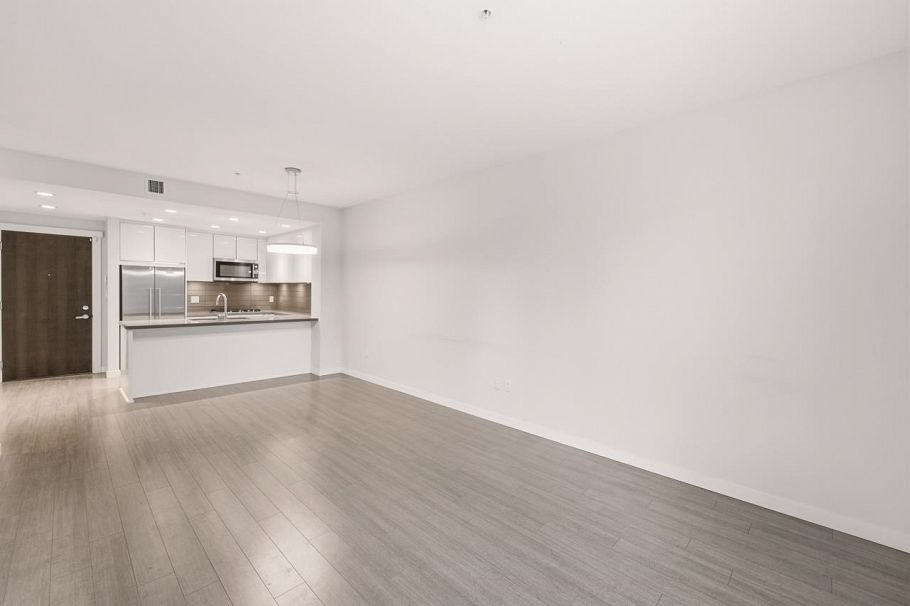 118 255 W 1st Street North Vancouver, BC - 7