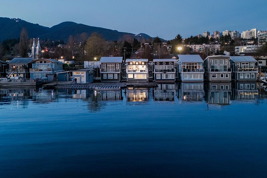 FRSL17 415 W Esplanade Avenue North Vancouver, BC - 2