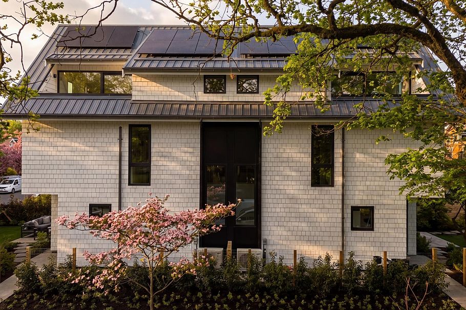 1 2830 Musqueamview Street Vancouver, BC - 35