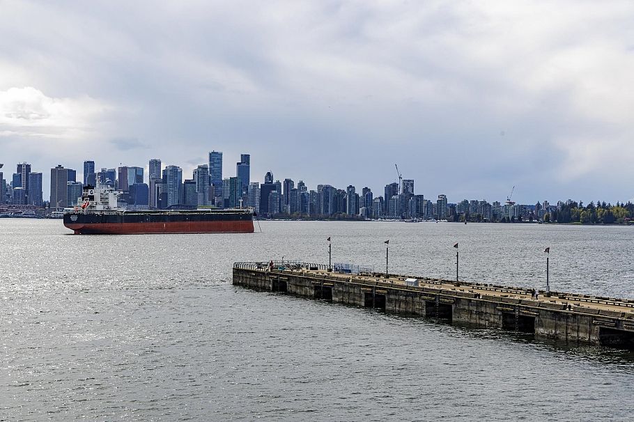 303 185 Victory Ship Way North Vancouver, BC - 2