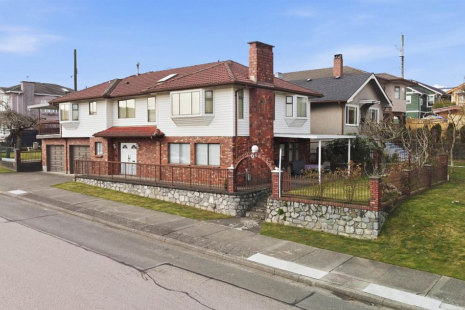 2693 E Georgia Street Vancouver, BC - 28