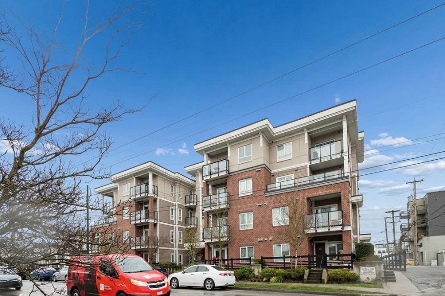 4860 Slocan Street Vancouver, BC - 1