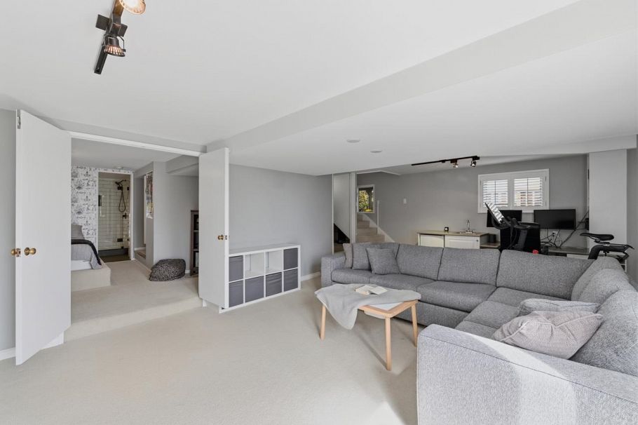 424 E Keith Road North Vancouver, BC - 25