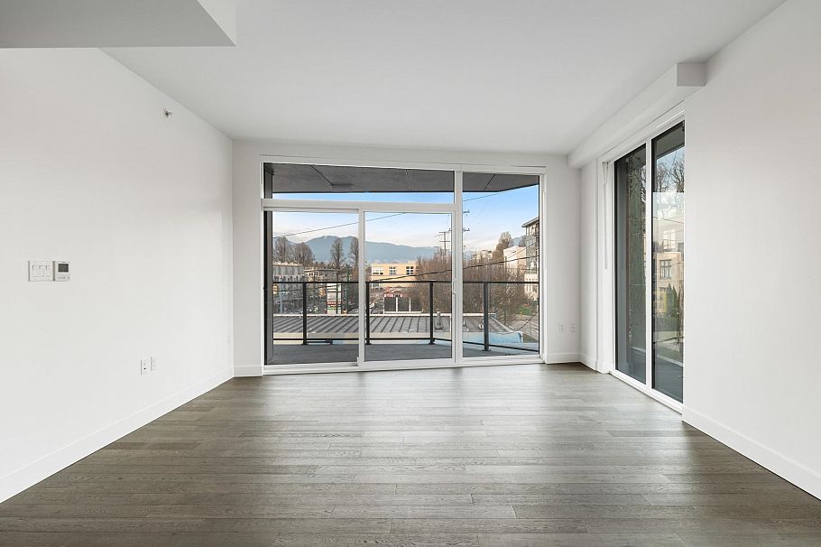 302 2888 Arbutus Street Vancouver, BC - 4