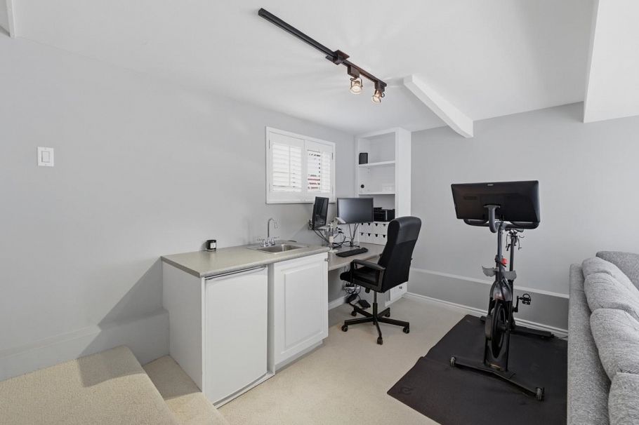 424 E Keith Road North Vancouver, BC - 26