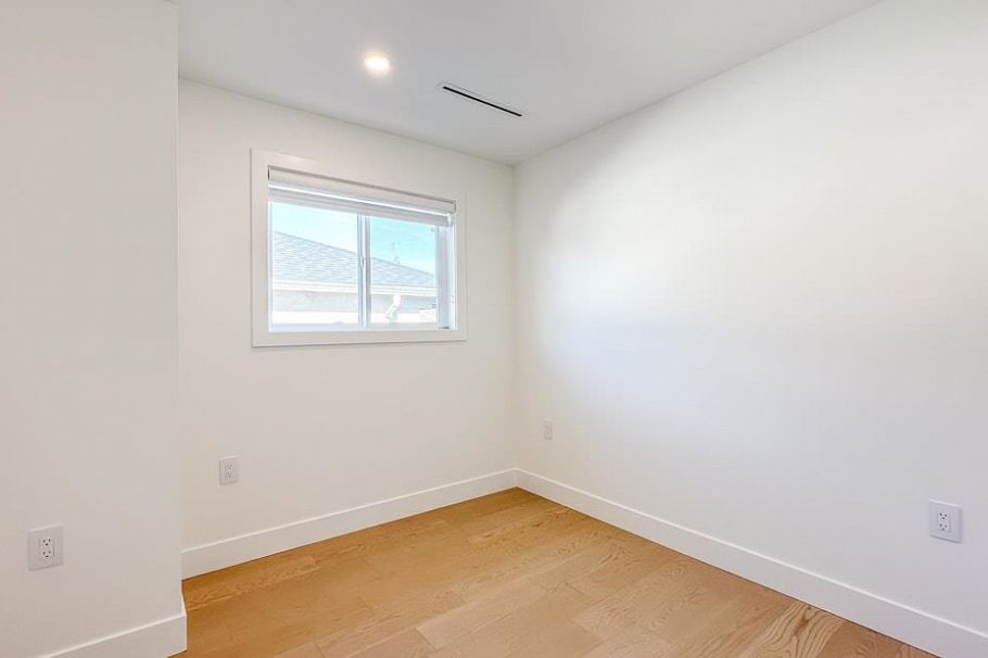 4265 Macdonald Avenue Burnaby, BC - 19