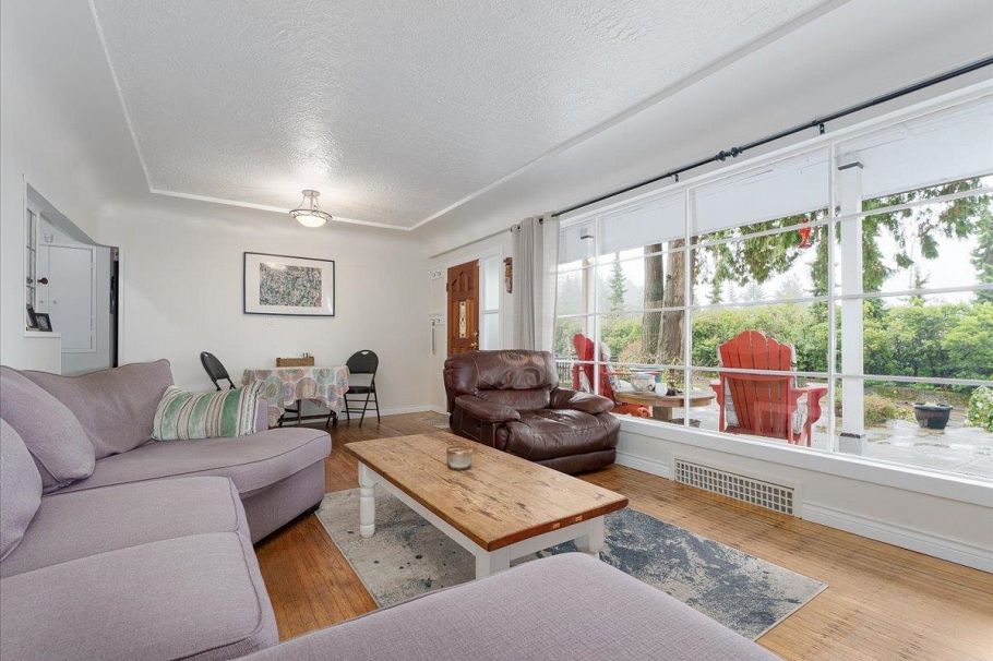 322 E 25th Street North Vancouver, BC - 5