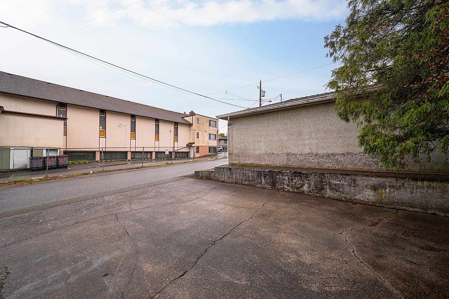 7475 Knight Street Vancouver, BC - 32