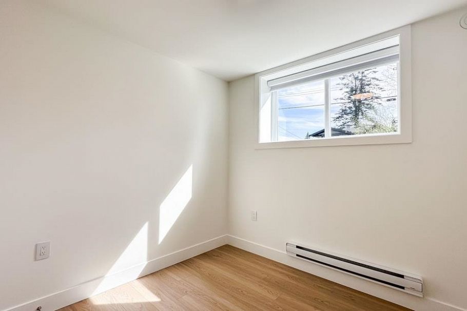 4265 Macdonald Avenue Burnaby, BC - 32