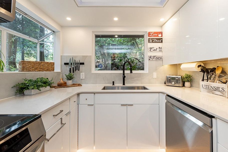 3398 William Avenue North Vancouver, BC - 9