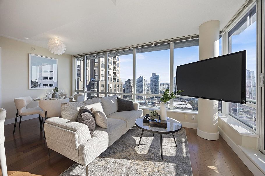 1801 1088 Richards Street Vancouver, BC - 2