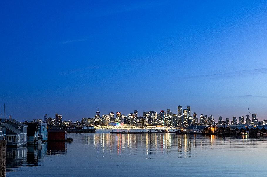 FRSL17 415 W Esplanade Avenue North Vancouver, BC - 1