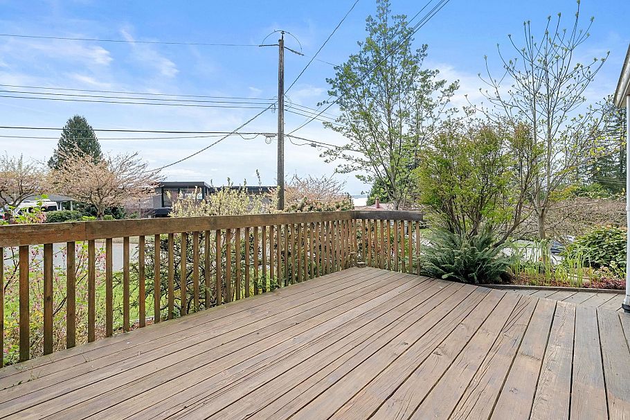 234 Rondoval Crescent North Vancouver, BC - 23