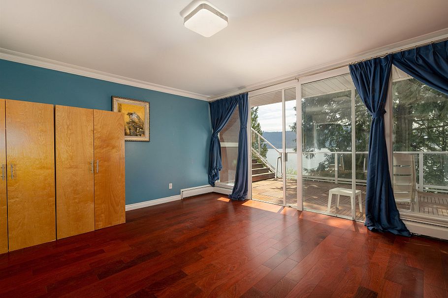 4515 Stonehaven Avenue North Vancouver, BC - 29