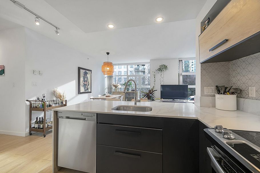 205 189 National Avenue Vancouver, BC - 14