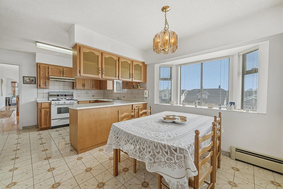 2693 E Georgia Street Vancouver, BC - 11