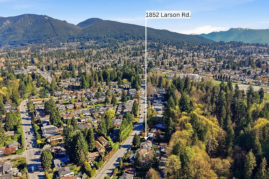 1852 Larson Road North Vancouver, BC - 33