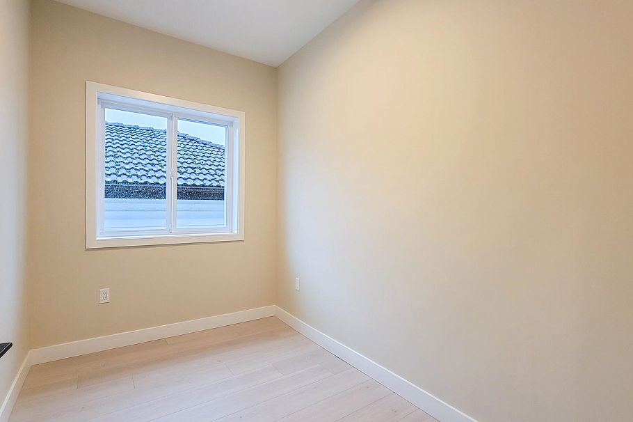 3433 E 23rd Avenue Vancouver, BC - 16