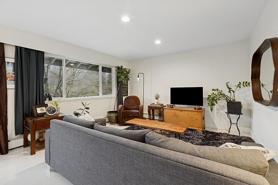 402 555 W 28th Street North Vancouver, BC - 2