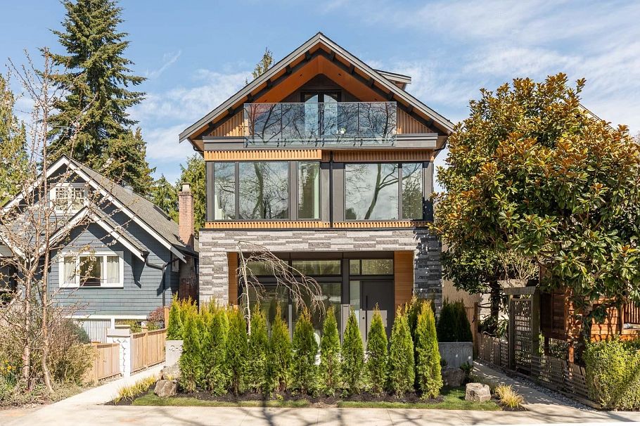 1 3617 W 12th Avenue Vancouver, BC - 1