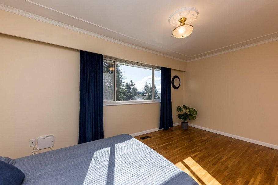 2094 Viewlynn Drive North Vancouver, BC - 10