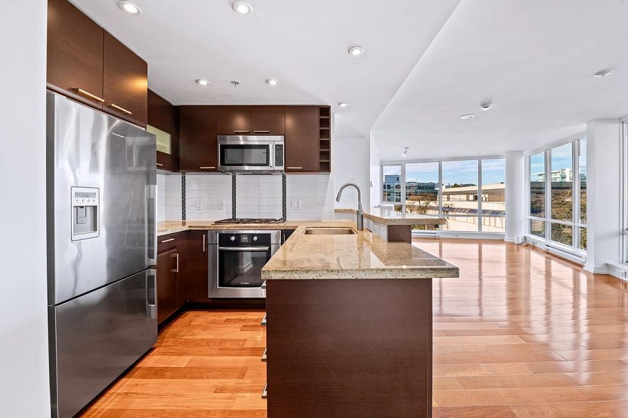 404 1690 W 8th Avenue Vancouver, BC - 4